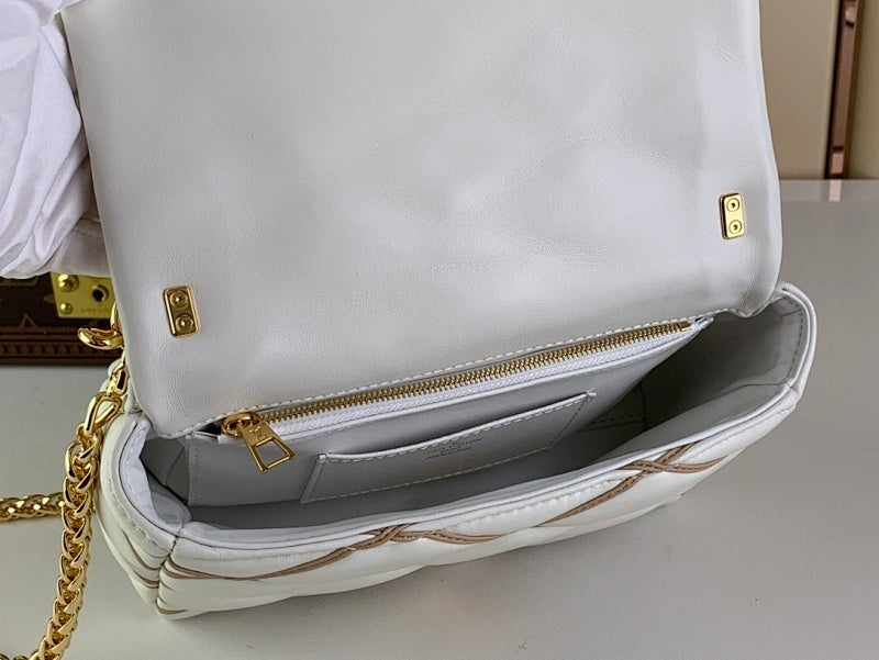 Anum Bags ln Luxury Bag --62074