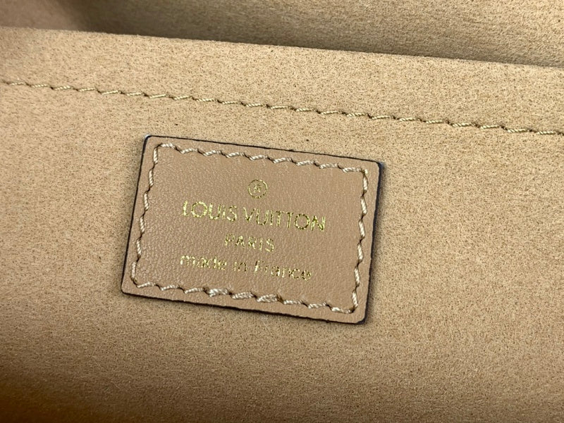 Anum Bags ln Luxury Bag --61530
