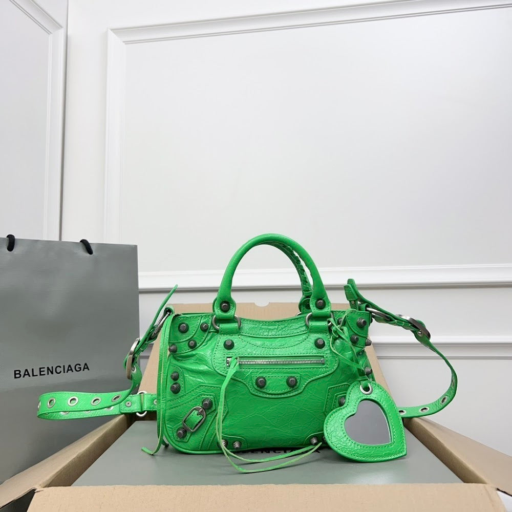 new-luxury-designer-bags-nm21431