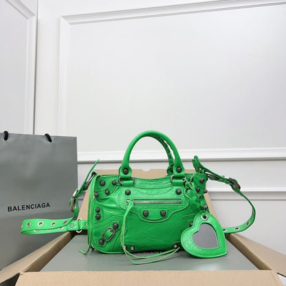 new-luxury-designer-bags-nm21431