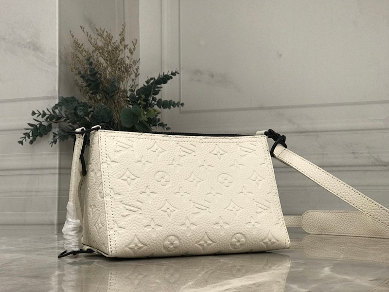 Anum Bags ln Luxury Bag --60947