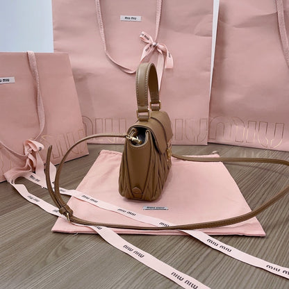 Anum Bags Miun Miun Luxury Bag --123257