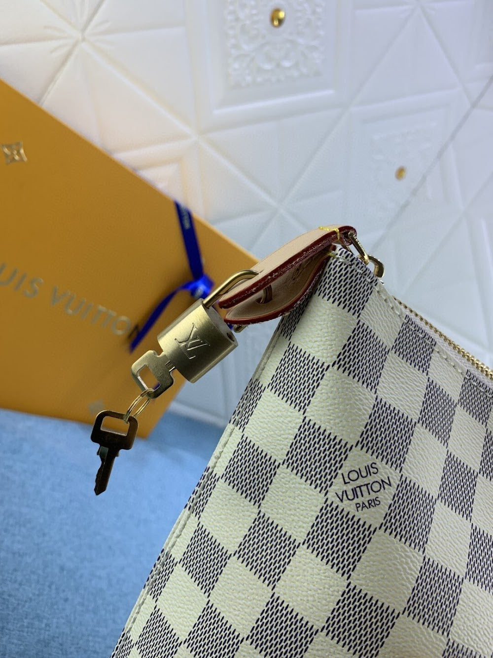 Anum Bags ln Luxury Bag --75720