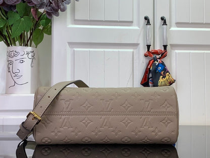 Anum Bags ln Luxury Bag --96749