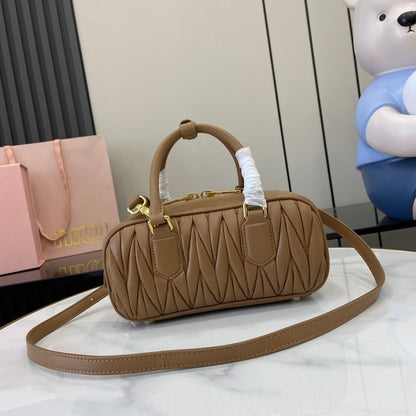Anum Bags Miun Miun Luxury Bag --122180