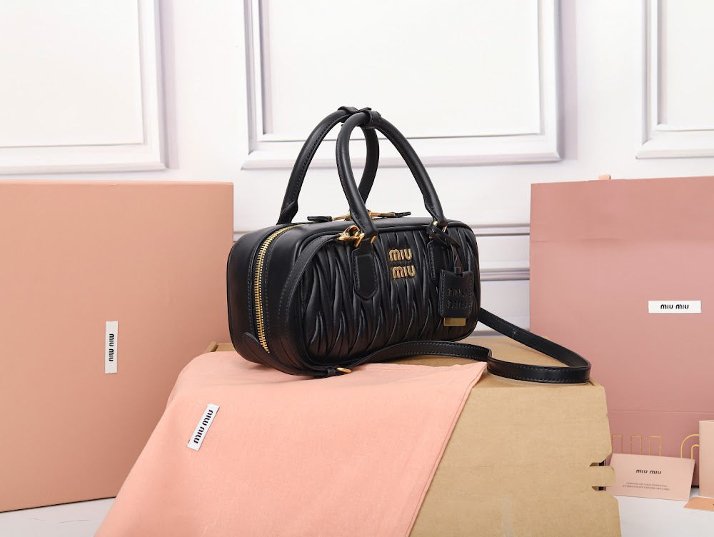 Anum Bags Miun Miun Luxury Bag --122499