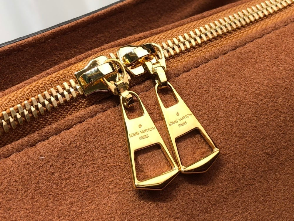 Anum Bags ln Luxury Bag --60128