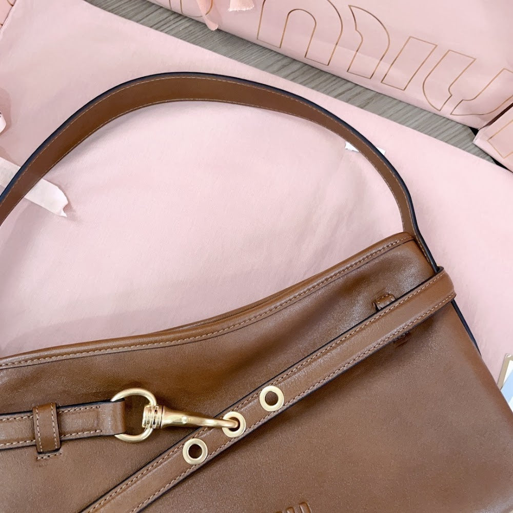 Anum Bags Miun Miun Luxury Bag --123692