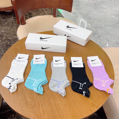 Anum Bags Premium Luxury Socks --97901