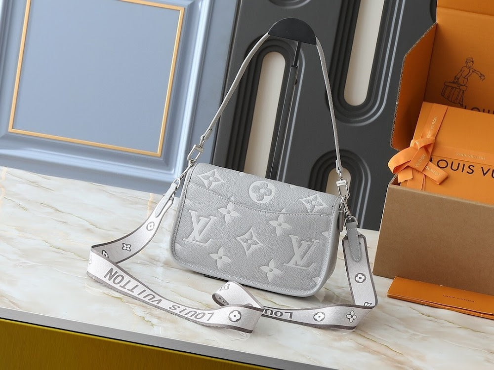 Anum Bags ln Luxury Bag --76715