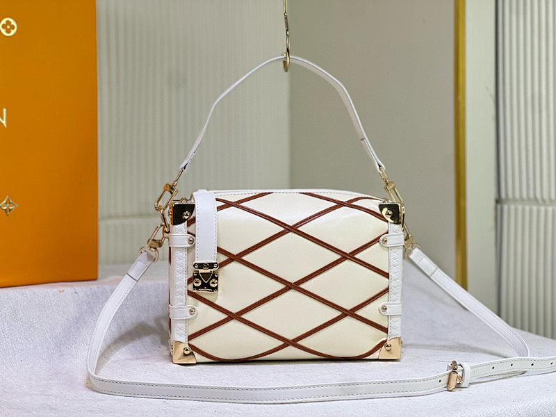 Anum Bags ln Luxury Bag --81442