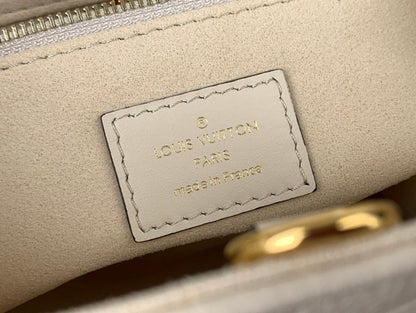 Anum Bags ln Luxury Bag --61632