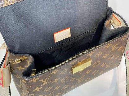 Anum Bags ln Luxury Bag --95558