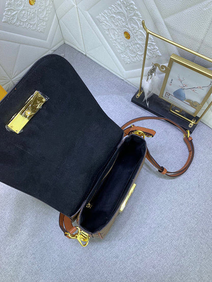 Anum Bags ln Luxury Bag --81401