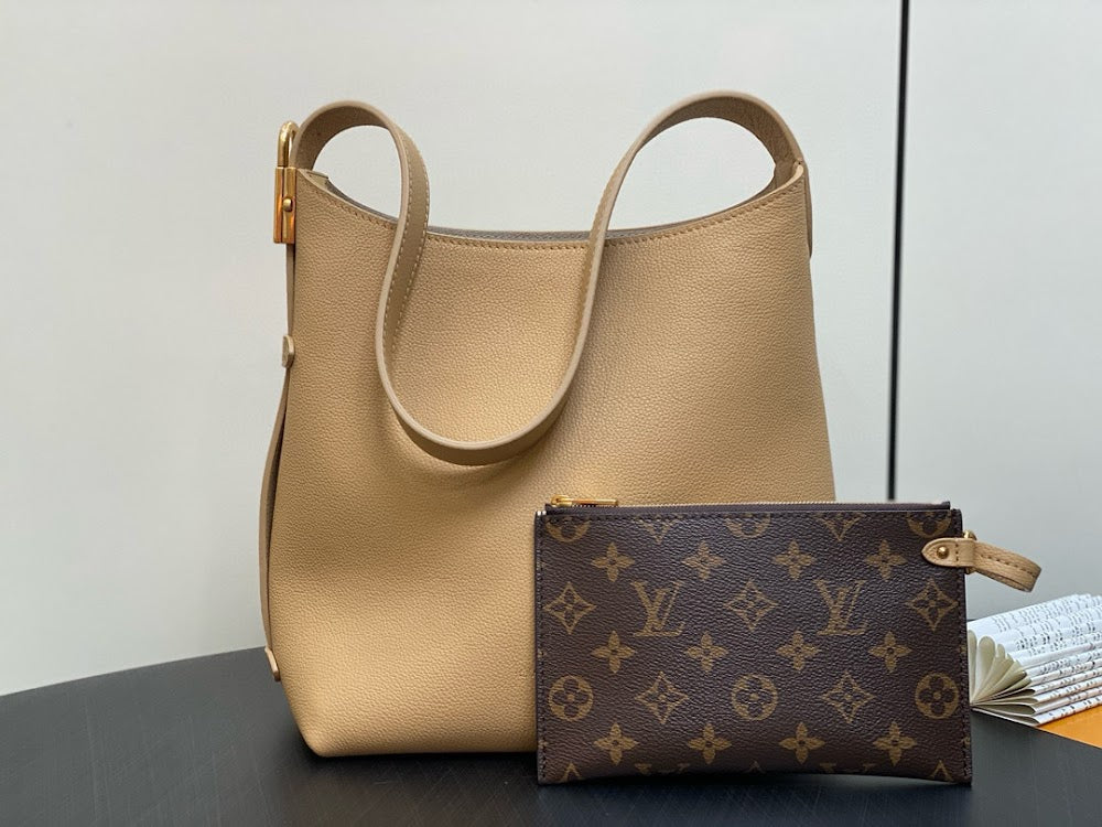 Anum Bags ln Luxury Bag --81476