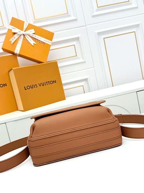 Anum Bags ln Luxury Bag --71502