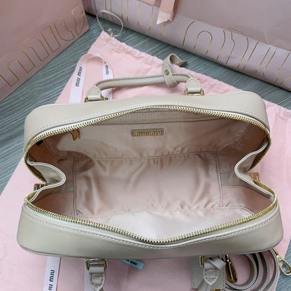 Anum Bags Miun Miun Luxury Bag --122387