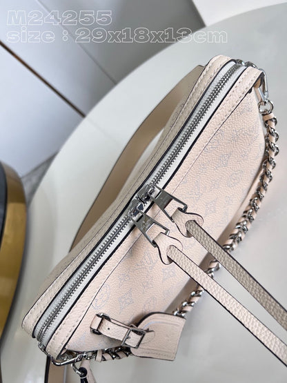 Anum Bags ln Luxury Bag --96424