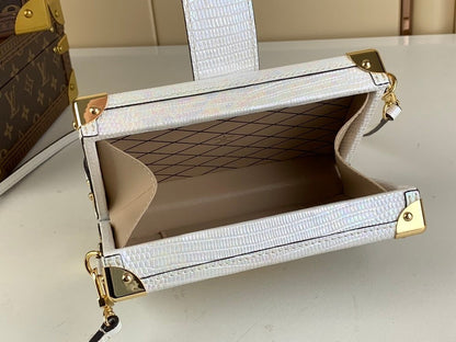 Anum Bags ln Luxury Bag --61809