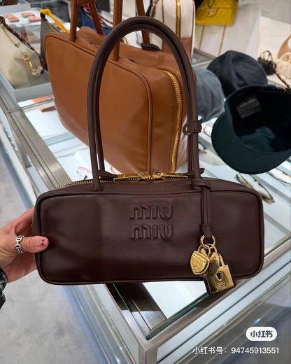 Anum Bags Miun Miun Luxury Bag --123500