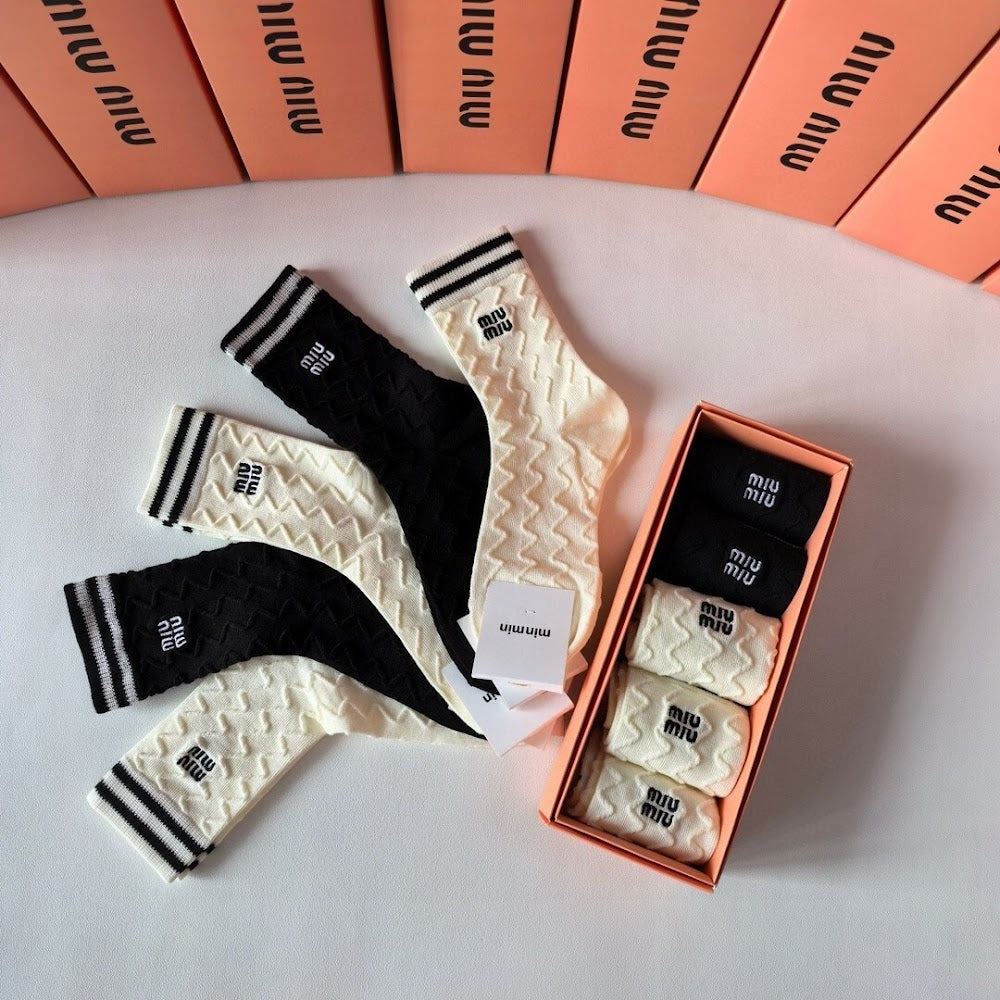 Anum Bags Premium Luxury Socks --97889