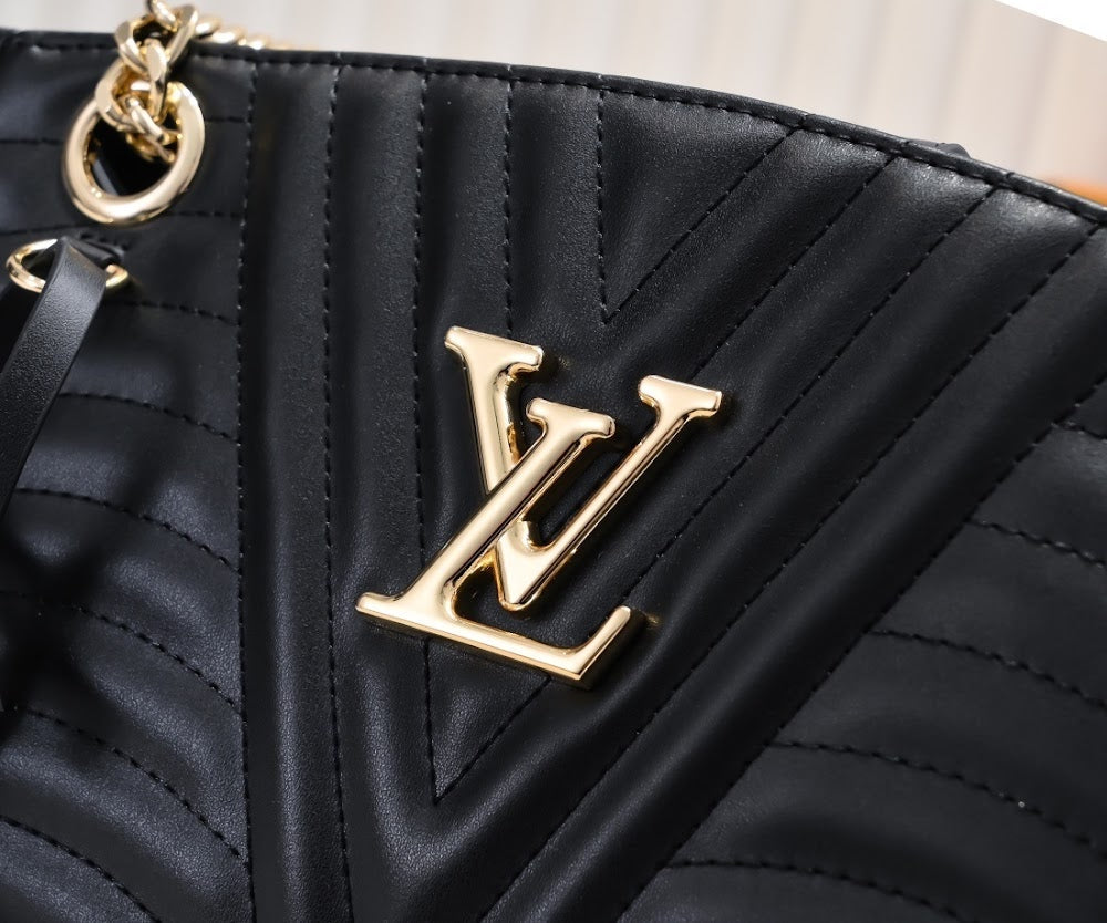 Anum Bags ln Luxury Bag --77845