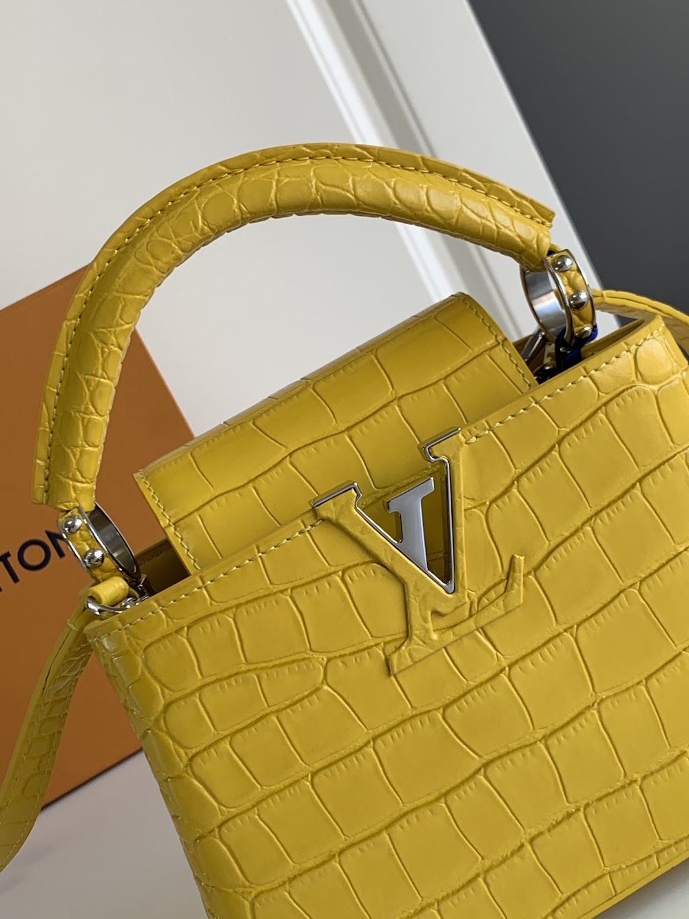 Anum Bags ln Luxury Bag --96931