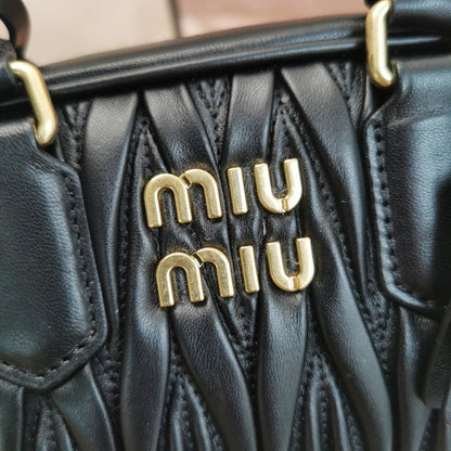 Anum Bags Miun Miun Luxury Bag --122311