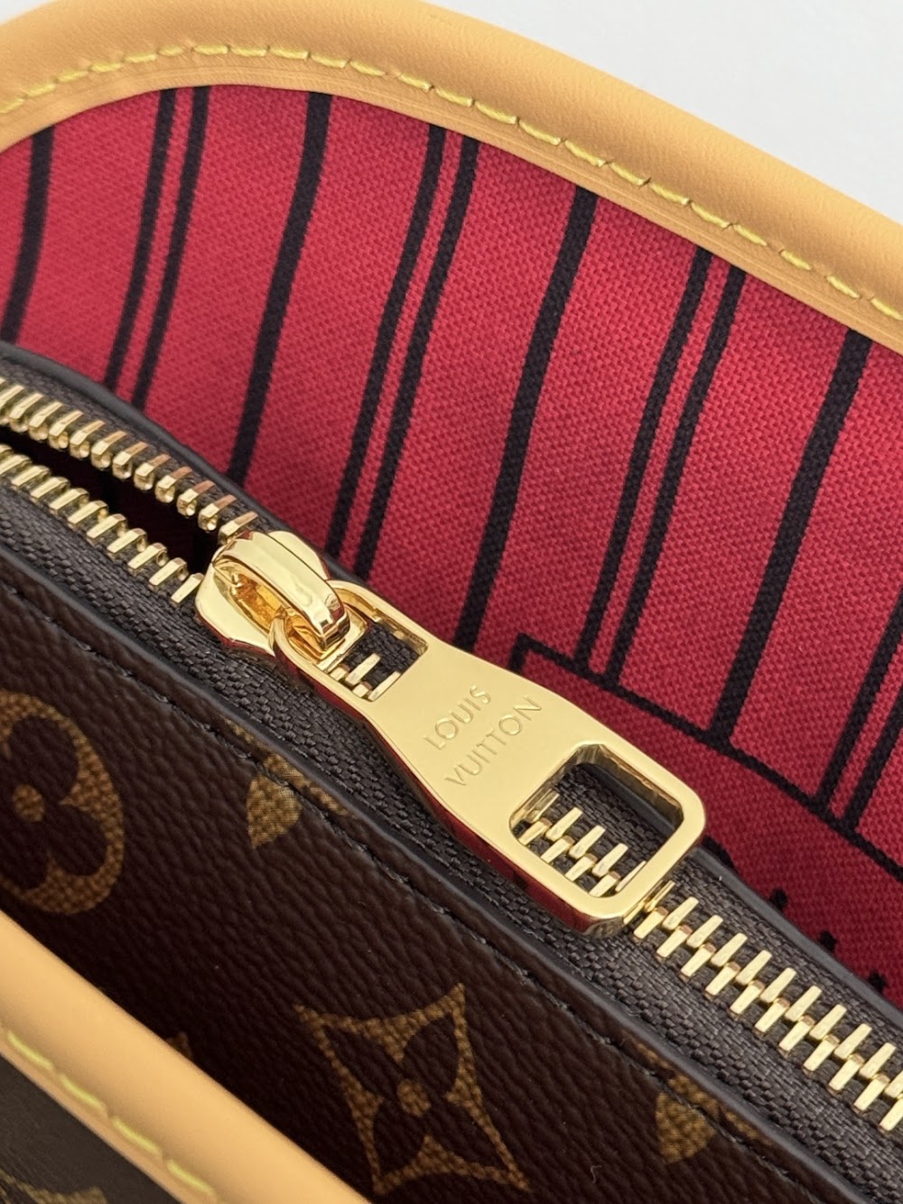 Anum Bags ln Luxury Bag --96280