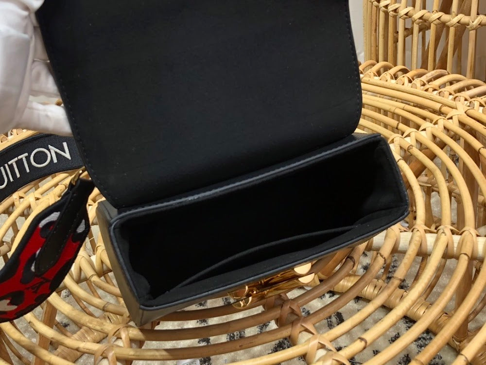 Anum Bags ln Luxury Bag --60336
