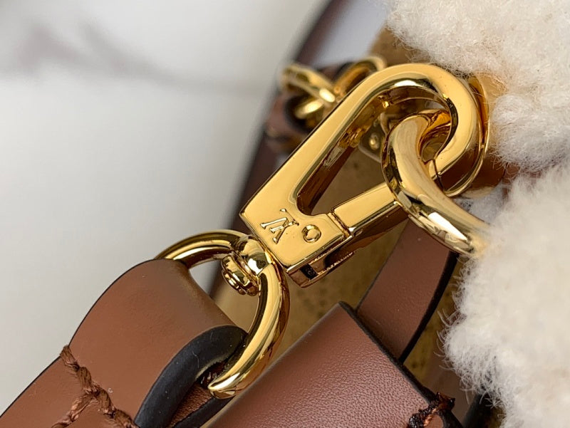 Anum Bags ln Luxury Bag --62534
