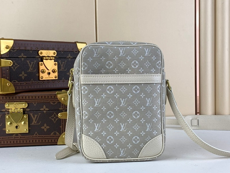 Anum Bags ln Luxury Bag --61817