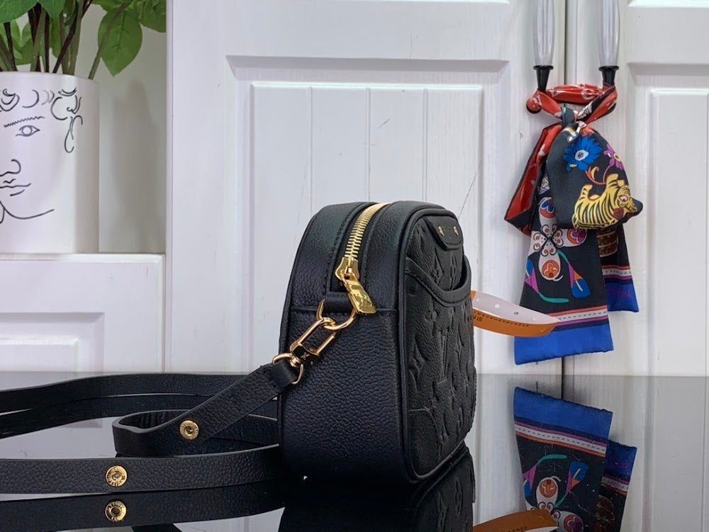 Anum Bags ln Luxury Bag --97306