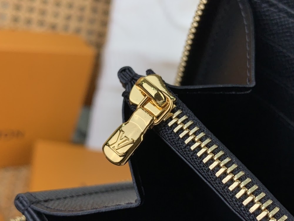 Anum Bags ln Luxury Bag --69107