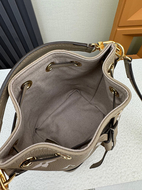 Anum Bags ln Luxury Bag --81390