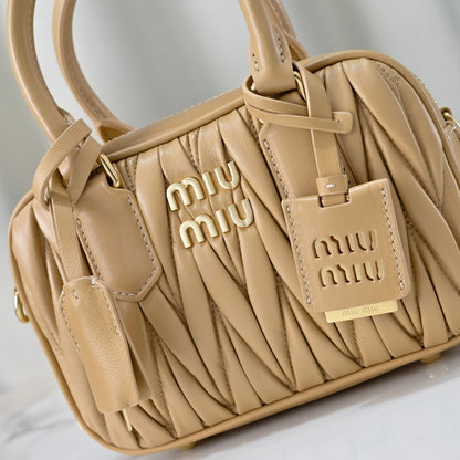 Anum Bags Miun Miun Luxury Bag --123628