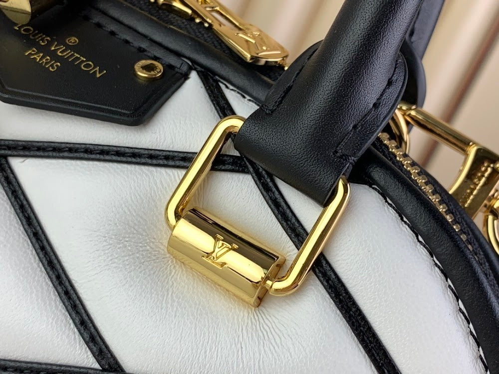 Anum Bags ln Luxury Bag --61988