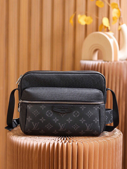 Anum Bags ln Luxury Bag --71124