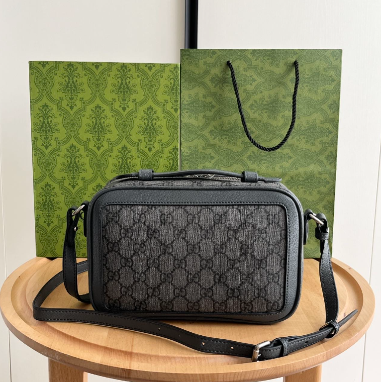 Anum Bags Detail