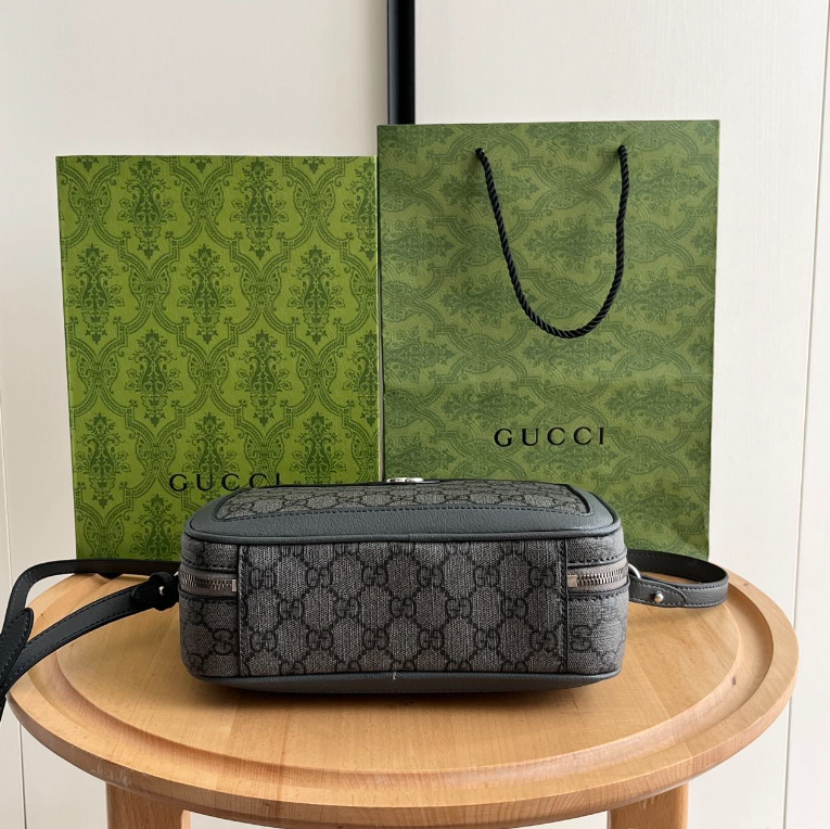 Anum Bags Detail