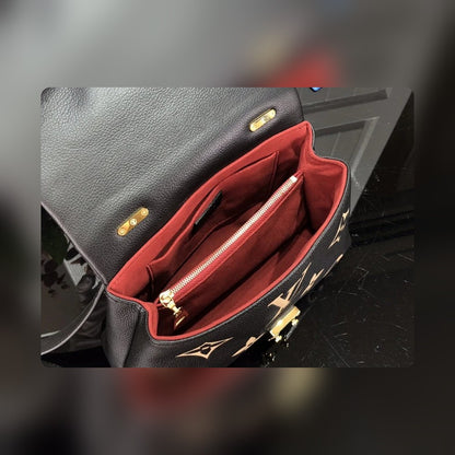 Anum Bags Detail