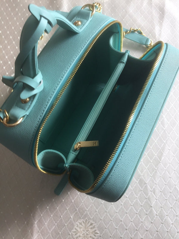 Anum Bags Detail
