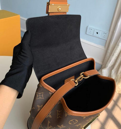 Anum Bags Detail