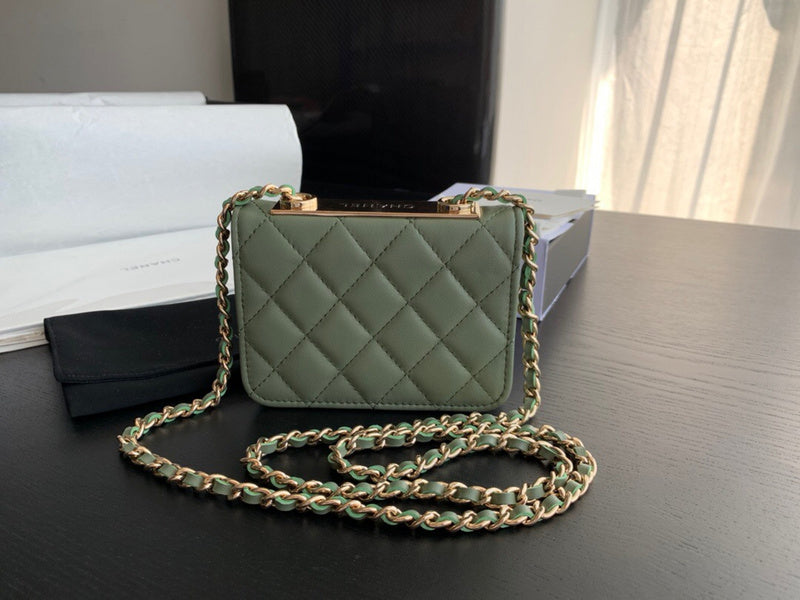 Anum Bags Detail