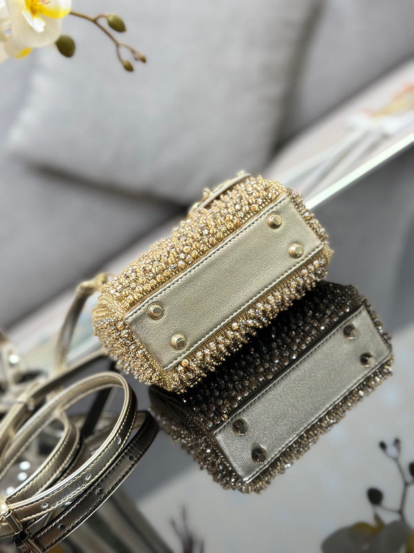 Anum Bags Detail