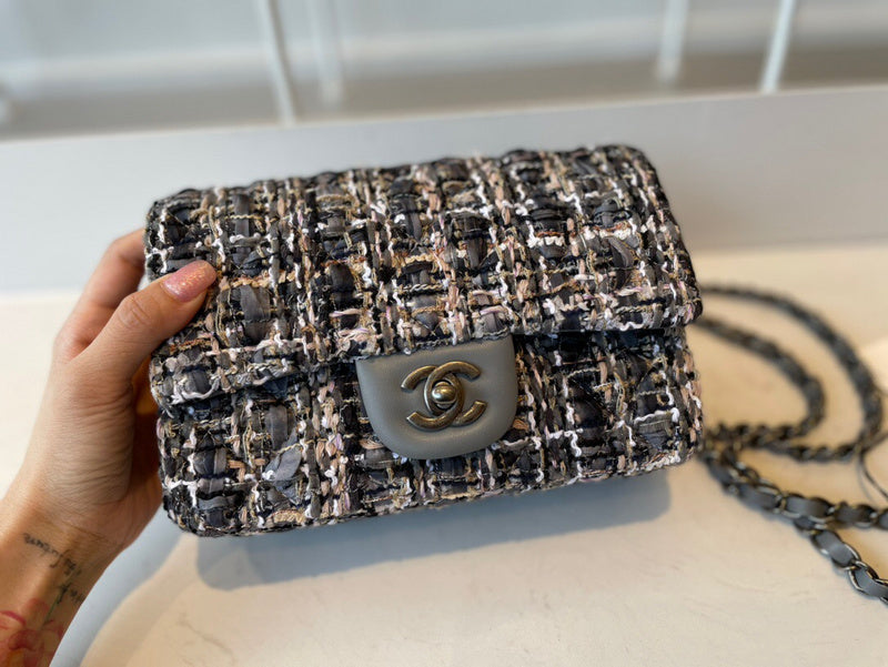 Anum Bags Detail