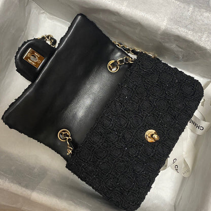 Anum Bags Detail