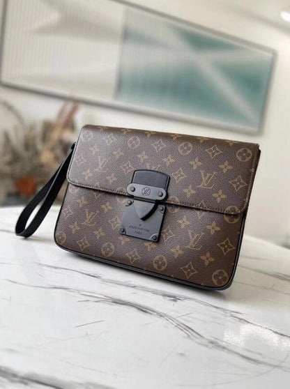Anum Bags Detail