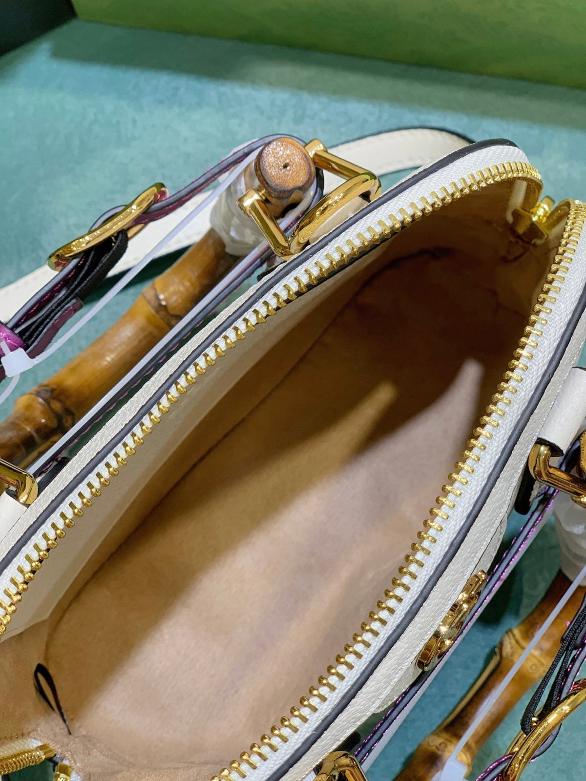 Anum Bags Detail