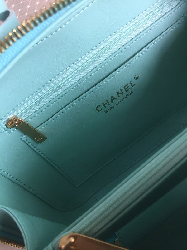 Anum Bags Detail